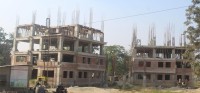 ठेकेदारको लापरबाहीले स्थानीय तहका प्रशासनिक भवन अलपत्र