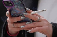 बेलायतमा चुरोटमाथि ऐतिहासिक कडाइ