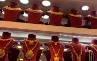 सोमबारको तुलनामा घट्याे सुनचाँदीको मूल्य