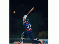 गुल्सन झाले हाने छक्का