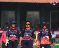 नेदरल्यान्ड्सविरुद्धको खेलमा बलिङ गर्दै नेपाल