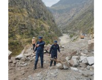 गगनेखोलामा पहिरो जाँदा कर्णाली राजमार्ग अवरुद्ध
