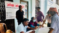 लहान नगरपालिकाद्वारा आँखाका रोगीको निःशुल्क उपचार