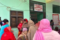 सासूको उत्प्रेरणाले ‘मिनिल्याप’ गराउँदै बुहारीहरू