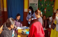 ‘पाठेघर खस्ने समस्या भएका बिरामी अझै उपचार गर्न अस्वीकार गर्दछन्’