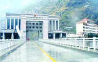 मन्त्री घिसिङको निर्देशनपछि तातोपानी सडक बनाउन तातियो विभाग