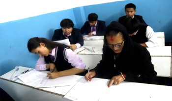 कक्षा १२ को परीक्षामा ७३ वर्षीया परीक्षार्थी
