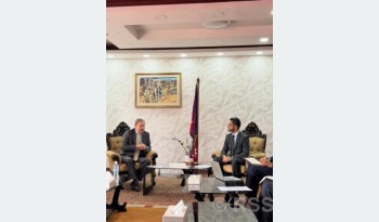 शिक्षामन्त्री पोखरेलसँग बेलायतका राजदूतको शिष्टाचार भेट