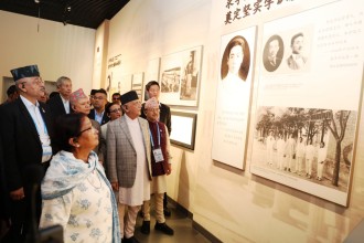  प्रधानमन्त्री ओलीद्वारा चाउ एनलाई र तेङ यिङ्चाओ स्मृति सङ्ग्रहालयको अवलोकन