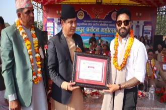 क्रिकेट खेलाडी ऐरीलाई गृहनगरमा सम्मान
