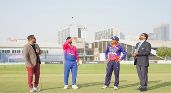 आइसिसी विश्‍वकप क्रिकेट लिग–२ : युएईविरुद्ध नेपालले ब्याटिङ गर्दै