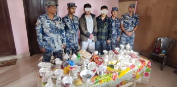 चाँदी र सुनको जलप लगाएको गहनासहित दुई जना व्यक्ति पक्राउ