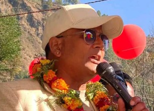 कांग्रेसका सदस्य विष्ट प्रवेश गरे एमाले