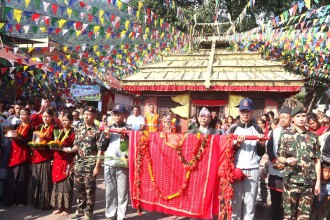 देशभर यसरी भित्र्याइँदै छ फूलपाती [फोटो फिचर]