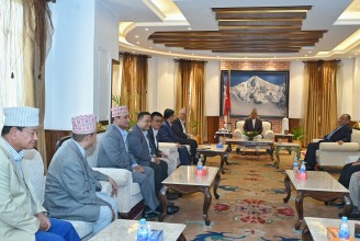 राष्ट्रपति गुहार्न पुगे प्रतिपक्षी दल