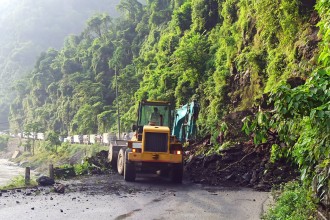 बेनी– जोमसोम सडकमा दश स्थानमा पहिरोका जोखिम
