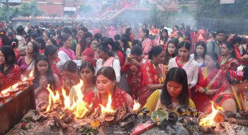 पशुपति क्षेत्रमा तीजको रौनक [फोटो फिचर]