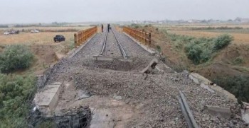 अन्तर्राष्ट्रिय चर्चाको विषय बन्याे इरानको अकताका खान रेल