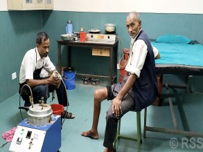 आयुर्वेद तथा वैकल्पिक चिकित्सातर्फ आकर्षण बढ्दो