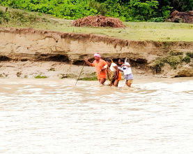 बाढीमा फसेकी वृद्ध महिलाको सकुशल उद्धार