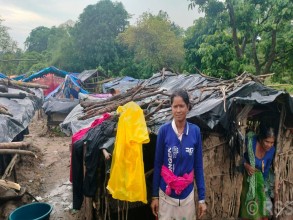 वनहराका भूमिहीन परिवार बाढीको जोखिमले राजमार्ग छेउ बस्न बाध्य