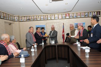नेपालका हिमाली र धार्मिक क्षेत्र घुम्न जापानी पर्यटकलाई  पर्यटनमन्त्री पाण्डेकाे आग्रह
