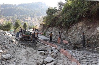 मार्ग खुलेको १७ वर्षपछि भिरकाटे-दोवा सडक स्तरोन्नति