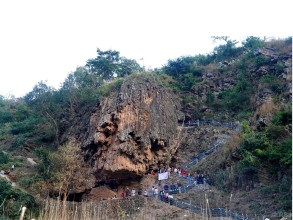 प्रचारप्रसारको अभावले ओझेलमा पर्दै हतुवागढीको ‘महादेव थान’