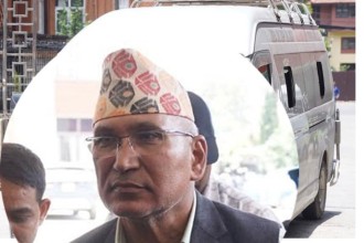 पक्राउ परेका नेकपा एमालेका उपाध्यक्ष विष्णु पौडेललाई  ल्याइयाे काठमाडौं