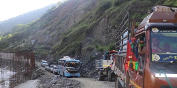 बिपी राजमार्ग : पुनर्निर्मित सडकबाटै आवागमन, दसैँमा थप सहज