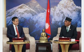 राष्ट्रिय सभा अध्यक्ष दाहालसँग नवनियुक्त चिनियाँ राजदूत चाङको शिष्टाचार भेट