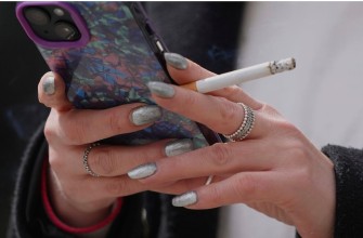 बेलायतमा चुरोटमाथि ऐतिहासिक कडाइ