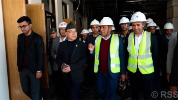 अध्यक्ष दाहालद्वारा निर्माणाधीन सङ्घीय संसद् भवन निरीक्षण