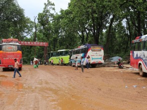 दाउन्ने–दुम्कीवास सडकको वैकल्पिक मार्ग पनि अवरुद्ध