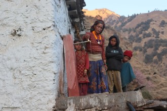 खोलाको पानी पिउँदै हैरान भएका स्थानिय,  घरघरमा खानेपानी धारा पाउँदा खुसी