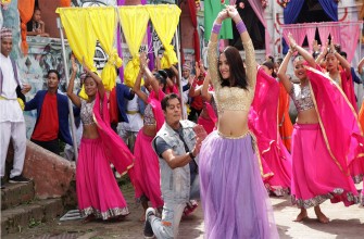 ‘हेल्लो काँशीराम’ मा दिलिप रायमाझीसँग प्रियंका कार्कीको ठुम्का