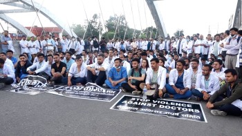 आन्दोलन फिर्ता लिन चिकित्सकलाई स्वास्थ्यमन्त्रीको आग्रह