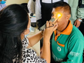 साझा यातायात आबद्ध कर्मचारीको निःशुल्क आँखा परीक्षणः १५ जनामा दृष्टिदोष समस्या