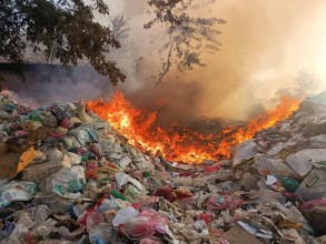 फोहर व्यवस्थापन केन्द्रमा आगलागी हुँदा  ६७ लाखको क्षति