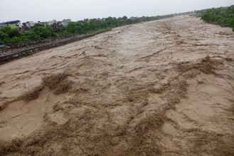 बंगलादेशमा बाढीका कारण १३ जनाको मृत्यु :४५ लाख प्रभावित