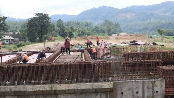 तीव्रगतिमा बन्दैछ द्रुतमार्ग  