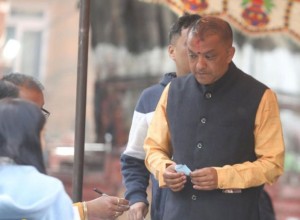 नेपाली कांग्रेसका सभापति थापाद्वारा मतदान