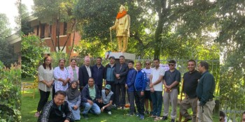 लौहपुरुष गणेशमान सिंहको २९औँ स्मृति दिवसको अवरमा जावलाखेलस्थित सालिकमा माल्यार्पण
