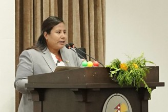 आर्थिक वर्षमा एक खर्बको काठ बेच्ने : वनमन्त्री गीता चौधरी