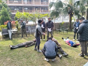 चितवनमा जंगल-सफारी गाइडका लागि वाइल्डरनेस फस्ट-एड तालिम सम्पन्न