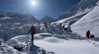 हिमपहिरोमा परी सम्पर्कविहीन भएकामध्ये थप दुई जनाको शव फेला 