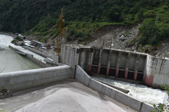जलविद्युत् आयोजनाद्वारा मृतक मजदुरका परिवारलाई क्षतिपूर्ति
