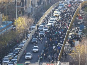 इरानमा प्रदर्शन हिंसात्मक, ३५ को मृत्यु