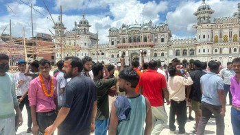 जानकी मन्दिरबाट श्रम संस्कृति पार्टीका कार्यकर्ता लखेटिए