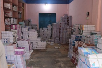 शैक्षिकसत्र सुरु नहुँदै पाठ्यपुस्तक
